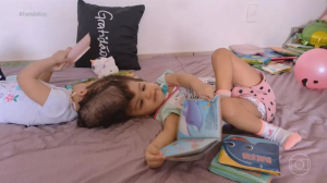 Gêmeas siamesas ficam frente a frente pela 1ª vez em SP