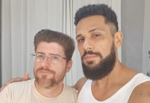 Amaury Lorenzo muda o look após fim de ‘Terra e Paixão’