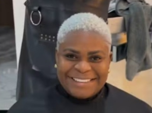 Jojo Todynho radicaliza visual e raspa o cabelo